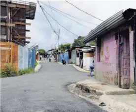  ?? RAFAEL MURILLO ?? El barrio no podía creer cómo terminaron los días de Kim.