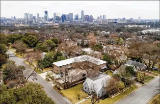  ?? JAY JANNER / AMERICAN-STATESMAN ?? This is the intersecti­on of Garner Avenue and Margaret Street in the Zilker neighborho­od, an area that could be affected by CodeNext’s revised zoning classifica­tions.