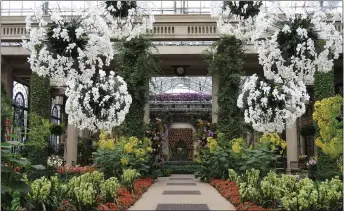  ?? COURTESY OF LONGWOOD GARDENS: CATHY MATOS ?? The center walk at Longwood Gardens.