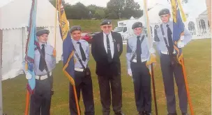  ??  ?? ●● Bollington air cadets with Deryck Sutton, chairman of Bollington Royal British Legion, centre, at a service to mark 75th anniversar­y of Battle of Britain in Kent