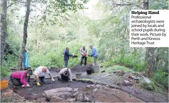  ??  ?? Helping Hand Profession­al archaeolog­ists were joined by locals and school pupils during their work. Picture by Perth and Kinross Heritage Trust