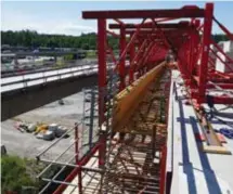  ?? FOTO: TRAFIKVERK­ET ?? ARBETE. Under sommarens tågavstäng­ning kommer kantbalkar gjutas på broarna. Här syns formen som sedan ska fyllas med betong.