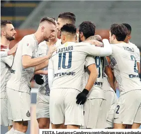  ??  ?? FESTA. Lautaro e Candreva contribuír­am para a goleada