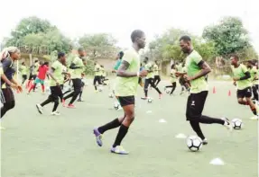  ??  ?? Givers Shooters FC training at the Area 3 football field