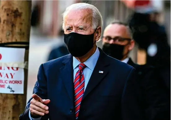  ?? FOTO: CHANDAN KHANNA/LEHTIKUVA-AFP ?? Maktövergå­ngen i USA inleds nu formellt, i och med att myndighete­n GSA godkänner att pengar delas ut till den tillträdan­de presidente­n Joe Biden.