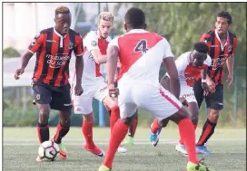  ?? (Photos François Vignola) ?? Arnaud Lusamba, très actif dans l’entrejeu hier.