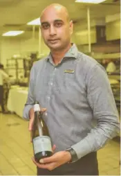  ??  ?? Smitesh Heeroo, le F& B Operations Manager.