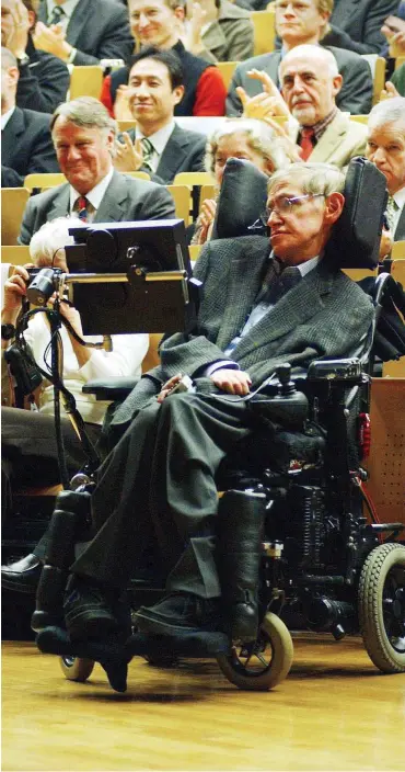  ?? Foto: imago/Sven Lambert ?? Stephen Hawking im Jahr 2005 bei einer Vorlesung in der FU Berlin