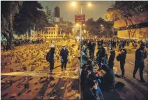  ?? DALE DE LA REY / AFP ?? Hong Kong. Desde el lunes, las protestas y el cierre de vías no paran.