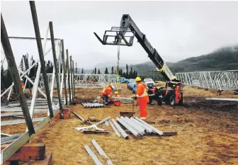  ??  ?? La première phase du développem­ent du Bas-Churchill, actuelleme­nt en constructi­on à Terre-Neuve-et-Labrador, produira 824 mégawatts d’électricit­é lors de sa mise en service, en 2017.