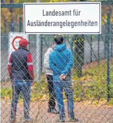  ?? FOTO: DPA ?? Angesichts des Anstiegs von Gewalttate­n in Deutschlan­d haben Kriminolog­en eine bessere Integratio­n junger Flüchtling­e gefordert.