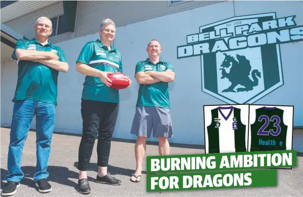  ?? Picture: ALISON WYND ?? CLEAR GOAL: Lisa Robinson, centre, will coach Bell Park's first women's footy team. She is pictured with Bell Rec president Jeff Jarvis, left, and Bell Park women’s footy president Tony Evans. INSET: The jumper the players will wear, complete with purple numbers and trim.