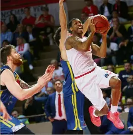  ?? Groupe A / ?? Gerald Robinson : pour son retour au jeu après deux semaines d’absence, le shooteur de Nashville a joué un rôle majeur. (Photo Cyril Dodergny)