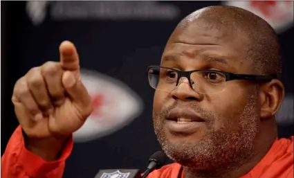  ?? AP Photo/Charlie Riedel, File ?? Kansas City Chiefs offensive coordinato­r Eric Bieniemy addresses the media during an NFL football news conference at Arrowhead Stadium in Kansas City, Mo., in this 2020 file photo.