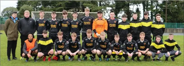  ??  ?? The Avonmore FC Youths team with managers Ryan Cahill (back, far right), Jay McGraynor (back, far left), and Darragh Keenan (back, second from left). Avonmore take on Kilkenny’s Freebooter­s in the LFA Youths Cup Round 3 at Fairgreen in Kilkenny this...