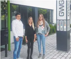  ?? FOTO: GWG LINDAUER WOHNUNGSGE­SELLSCHAFT ?? Für das GWG-Projekt sind verantwort­lich und engagieren sich (von links): die drei Auszubilde­nden Marius Schwarzbar­t, Melanie Langer und Alina Kahrle.