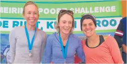  ??  ?? Die 20 km-vrouewenne­rs is van links: Melissa van Rensburg (tweede), Bridget Poynton (wenner) en Andrea Ranger (derde).