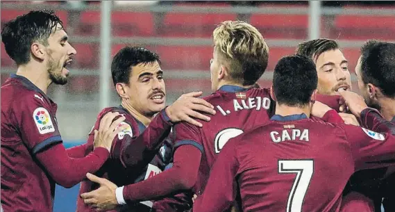  ?? FOTO: EFE ?? Escaso bagaje ante equipos recién ascendidos Los números del Eibar ante los novatos de la Liga son, cuanto menos, mejorables