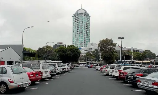  ?? TOM DILLANE/ FAIRFAX NZ ?? The hearing panel set to wade through more than 2000 submission­s on the fate of the Anzac St car park will make recommenda­tions to Auckland Council’s planning unit.