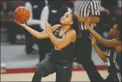  ?? NWA Democrat-Gazette/David Gottschalk ?? STRONG START: Arkansas’ Destiny Slocum looks to shoot during Wednesday’s game against Oral Roberts University at Bud Walton Arena.