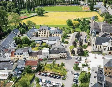  ?? Foto: Pierre Matgé ?? Derzeit ist der neue Gleichstel­lungsdiens­t im Rathaus (Bildmitte) ohne Personal.