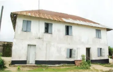  ??  ?? The first storey building in Nigeria