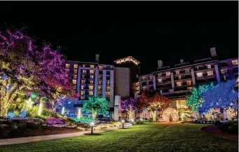  ?? Danny Fulgencio ?? The JW Marriott San Antonio Hill Country Resort & Spa lights up for the holiday season, with everything from gingerbrea­d house decorating to an Elf on the Shelf scavenger hunt.