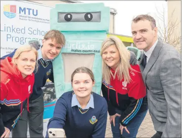  ?? (Pic: Vitaliy Makhnanov) ?? Project Coordinato­r Access Service MTU Cork Elaine Dennehy (left) and Louise O’Callaghan (2nd from right) with Coláiste an Chraoibhín students, Cormac Fleming, Kate Larkin and Rory O’Connor, acting deputy principal promoting how MTU Access Service gives Senior Cycle students in Linked Schools access to Studyclix.ie