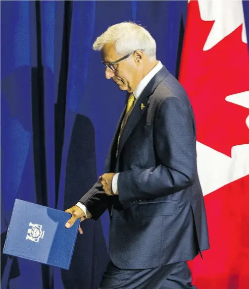  ?? ERNEST DOROSZUK / POSTMEDIA NEWS FILES ?? Ontario’s finance minister Vic Fedeli finishes a press conference following a speech to the Economic Club of Canada in Toronto last Friday, when he revealed Ontario faces a $15-billion deficit for the current fiscal year.