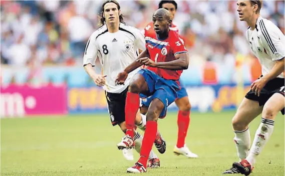  ?? ARCHIVO ?? Paulo César Wanchope destacó en la Selección Nacional que participó en el Mundial de Alemania 2006.