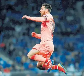  ?? AFP ?? Festejo. El argentino descolló con golazos en el derbi catalán.