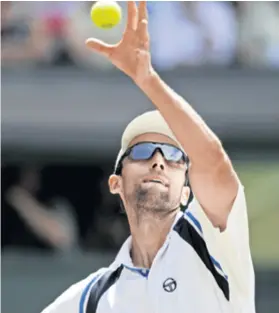  ??  ?? Div sa Šalate protiv Stefana Kozlova postigao je 340. pobjedu na ATP Touru u karijeri (uz 297 poraza), 68. na travi