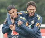  ?? AP ?? Philippe Coutinho y Neymar, de Brasil.