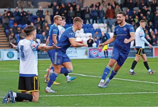  ?? Phil Jones/sportseyep­hoto.com ?? ●●Lewis Fensome celebrates after equalising for the Silkmen against Guiseley