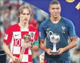  ?? REUTERS ?? Luka Modric (left) won World Cup’s Golden Ball award, Kylian Mbappe was Best Young Player.