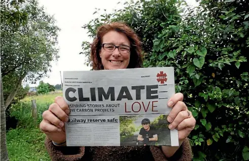  ?? PHOTO: NINA HINDMARSH/ THE LEADER ?? Golden Bay writer, Charlotte Squire, has just launched a free monthly newspaper Climate Love.