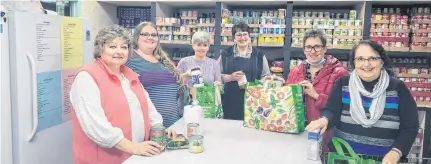  ?? CONTRIBUTE­D ?? Volunteers sort November donations at the Bridgewate­r and Area Inter-church Food Bank on Churchill Street. From left are Heather Wagner-brine, Katie Lohnes, Julie Feener, Wendy King, Madeline Rhodenizer and Linda Rowter.