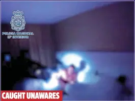  ??  ?? CAUGHT UNAWARES TrAPPED: Police find the suspect in bed in the Costa Dorada hotel