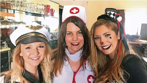 So Feiern Dusseldorfs Firmen Karneval Pressreader