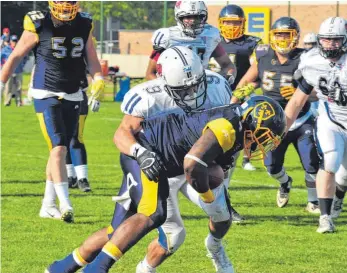  ?? FOTO: MICHAEL G. WIEGAND ?? Die Ravensburg Razorbacks haben sich auch bei den Wiesbaden Phantoms durchgeset­zt.