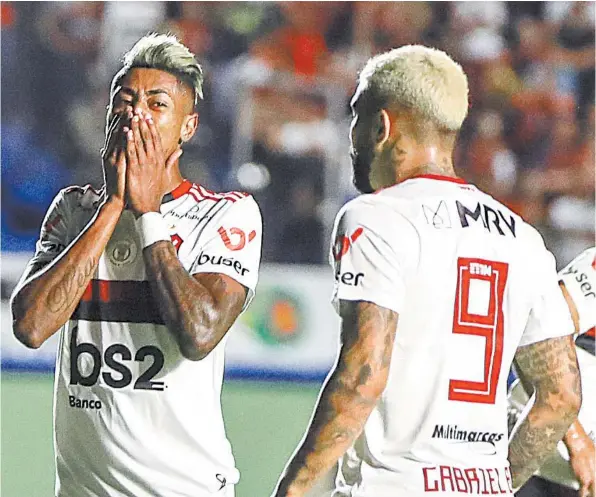  ??  ?? Bruno Henrique lamenta chance perdida: dois pontos escaparam