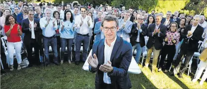  ?? EFE / XOÁN REY ?? Alberto Núñez Feijóo, ahir, en la roda de premsa en què va anunciar la seva renúncia a la successió de Rajoy.