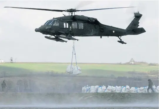  ?? FOTO: BUNDESHEER/PUSCH ?? Einsatz des Bundesheer­es bei Hochwasser­katastroph­en.