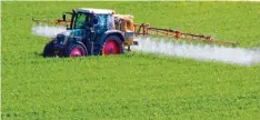  ?? Archivfoto: imago/GeisserFen­dt ?? Soll der Einsatz des Herbizids Glyphosat auf landwirtsc­haftlichen Äckern im Wittels bacher Land verboten werden?
