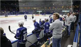  ?? FOTO: LEHTIKUVA/VILLE MäNNIKKö ?? PROBLEM. Espoo Uniteds obetalda räkningar väcker oro hos hockeyfolk­et. Den gångna säsongen spelade laget i Mestis.