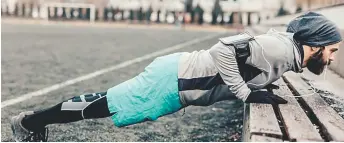  ?? - Archives ?? Plusieurs sportifs ont dû ressortir leurs gants et leurs tuques, lundi matin.