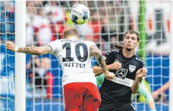  ?? FOTO: DPA ?? „Das war eine sehr attraktive Werbung für die 2. Liga“, sagte Hamburgs Martin Harnik. Für den VfB weniger.