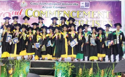  ?? CONTRIBUTE­D FOTO ?? HONORS. The ESGP-PA graduates of Cebu Technologi­cal University (CTU) Argao Campus received their Latin honors during their commenceme­nt exercise on April 11.