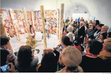  ?? JESÚS MARÍN ?? Un aspecto de la exposición de Candi Garbarino en el día de su inauguraci­ón.