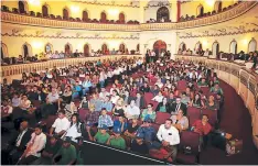  ?? FOTOS: JIMMY ARGUETA ?? El público pudo ser partícipe del espectácul­o en el Teatro Nacional Manuel Bonilla.